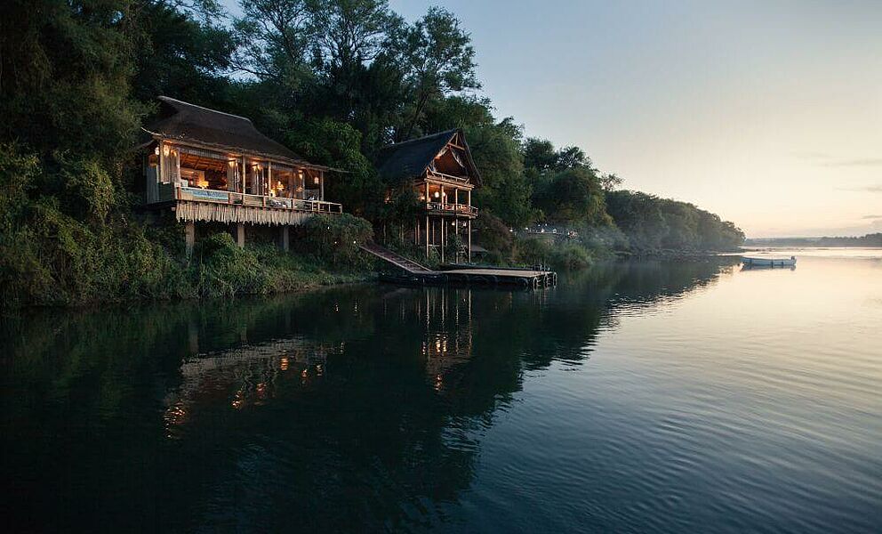 Lodge direkt am Ufer des Sambesis in Sambia