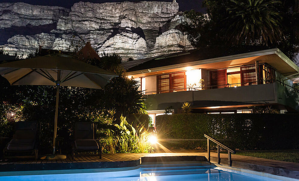 Gästehaus mit Tafelberg im Hintergrund