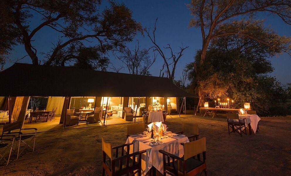 Abendessen unter freiem Himmel im Little Machaba Camp 