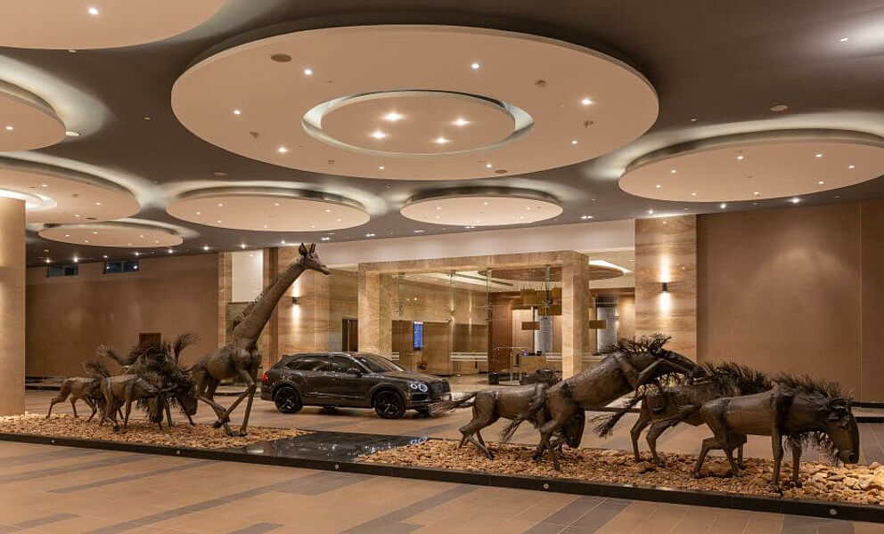 Eingangsbereich des Ole Sereni Hotel in Nairobi